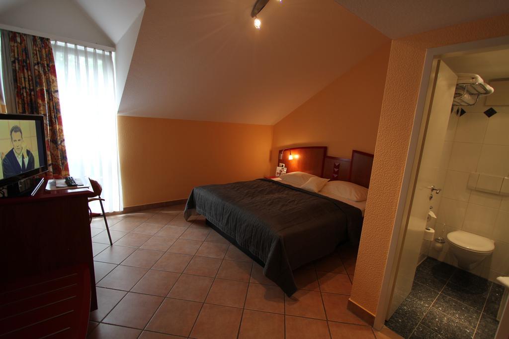 Hotel Mado Köln Zimmer foto